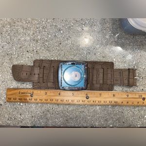 Stamp decor leather bracelet